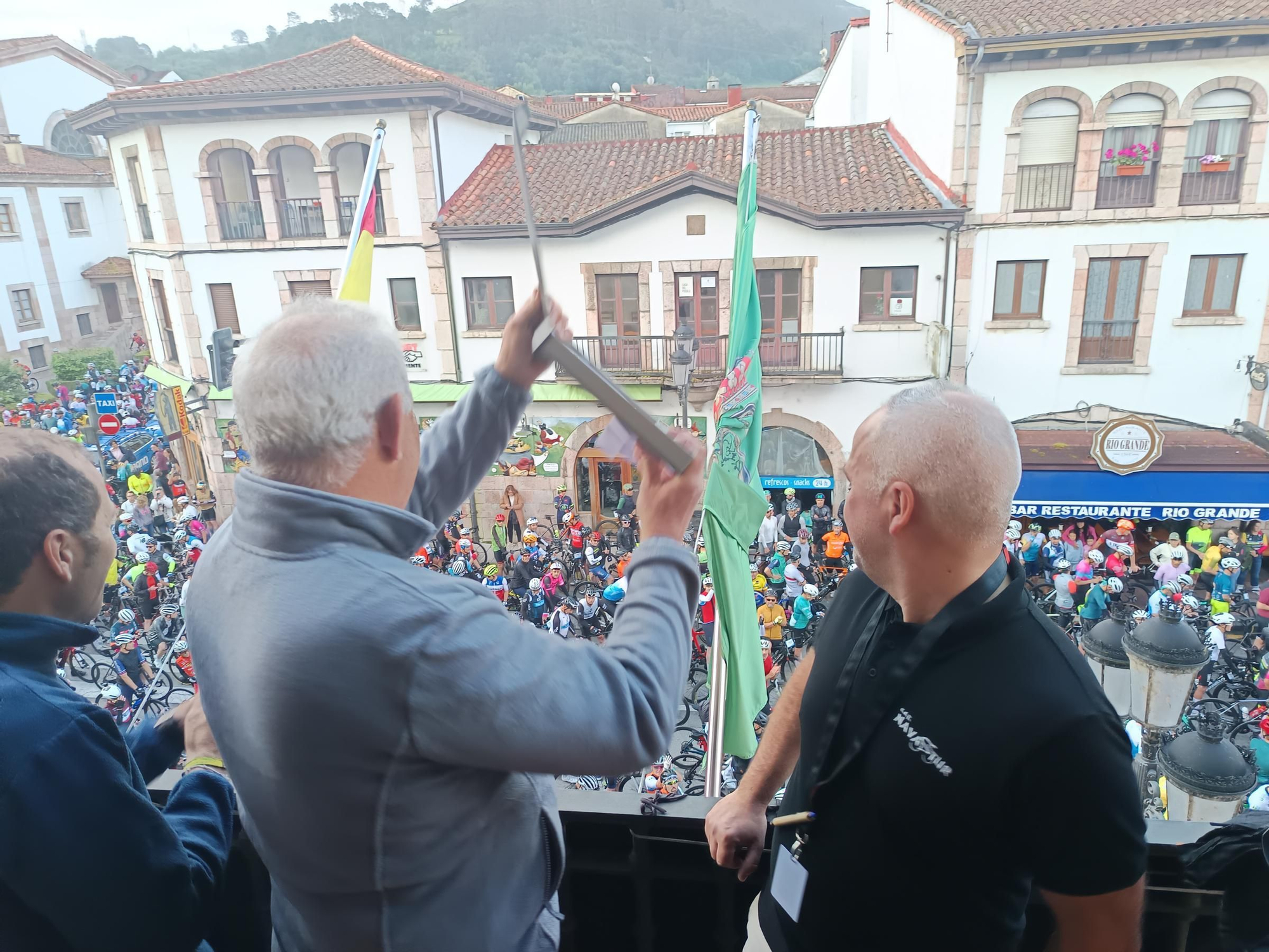 Arranca la Clásica Cicloturista "Lagos de Covadonga"