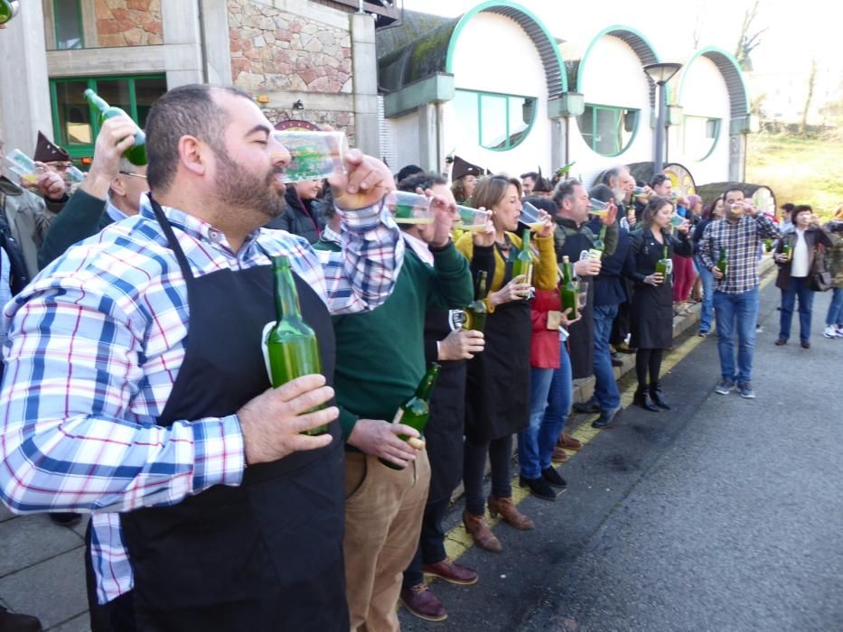 Asturias escancia para defender la cultura sidrera