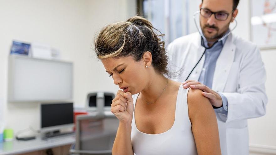 Cataluña, Comunidad Valenciana, Murcia y Aragón exigen la mascarilla en los centros de salud