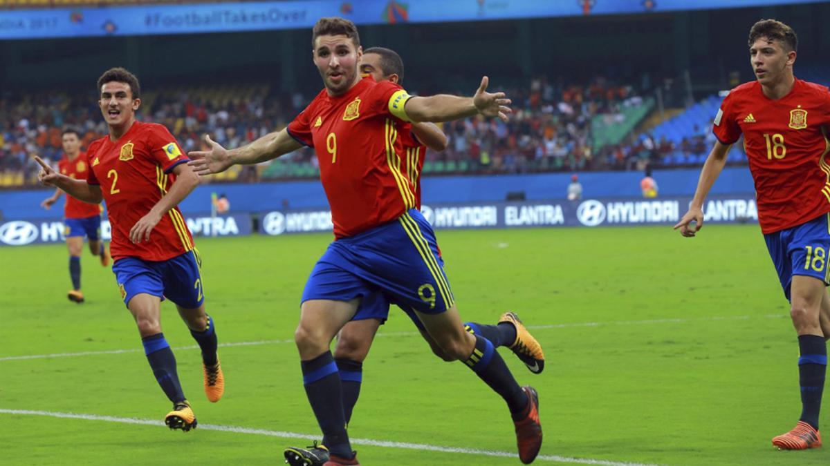 Abel Ruiz celebra uno de sus goles en el Mundial sub-17 en el partido España-Irán