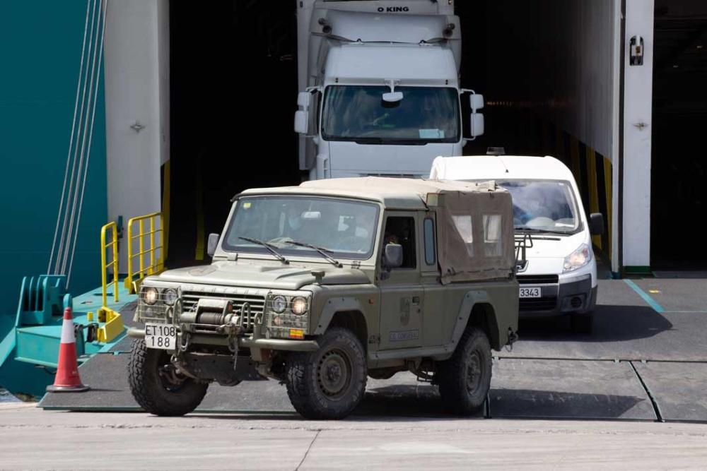 Militares desembarca en el puerto de Ibiza