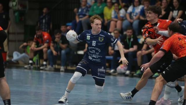 Rajmond Toth en un partido con el Cangas ante el Ademar León.