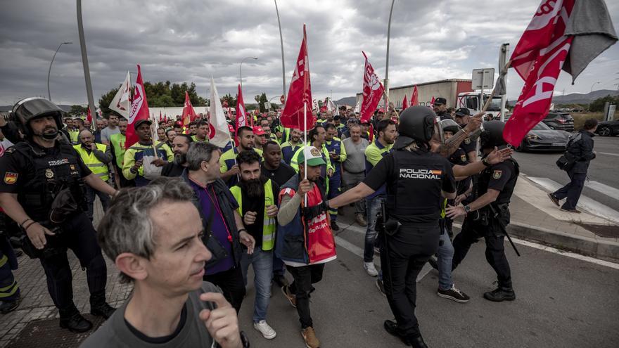 Nueva huelga en el sector balear del Metal que empezará el día 27 en el aeropuerto de Palma