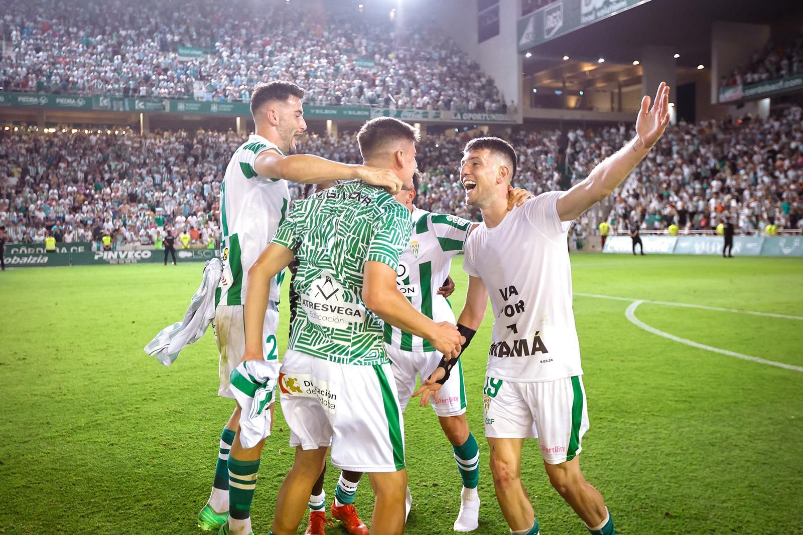 El Córdoba CF vuelve a Segunda / Las mejores imágenes de una noche para la historia