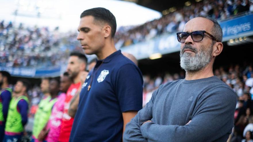 Álvaro Cervera junto a su ayudante, Roberto Perera.  | ANDRÉS GUTIÉRREZ