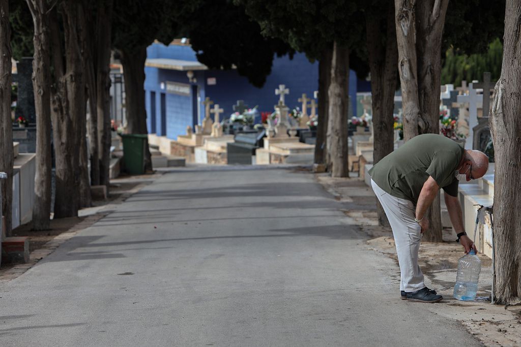 Cementerio de Los Remedios de Cartagena en el Día de Todos los Santos