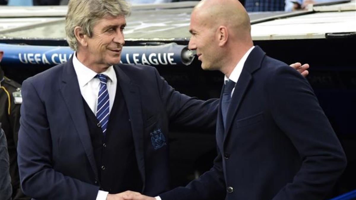 Pellegrini saluda a Zidane antes del partido