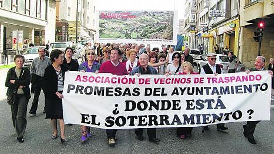 Traspando protesta contra la alta tensión