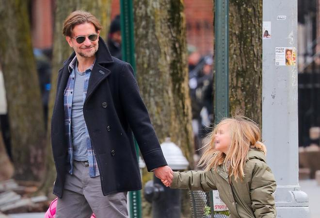 Bradley Cooper con su hija Lea