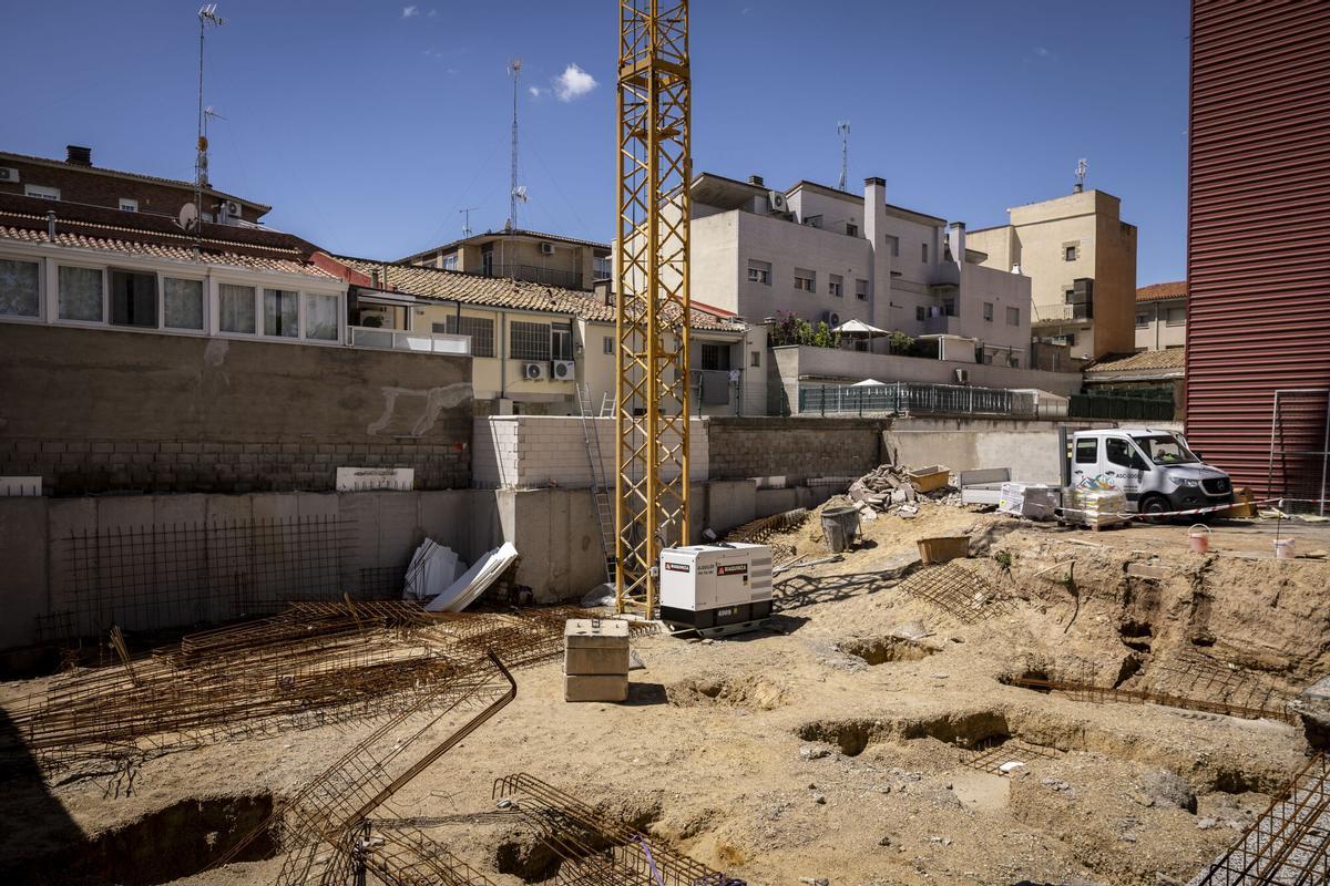 CONSTRUCCION DE VIVIENDAS EN MIRALBUENO - OBRAS - EDIFICACION