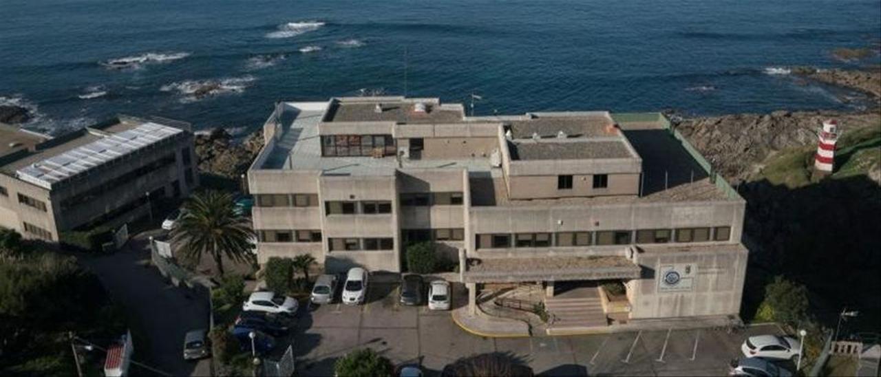 Instalaciones del Oceanográfico de Vigo, en cabo Estai, a pie de mar.