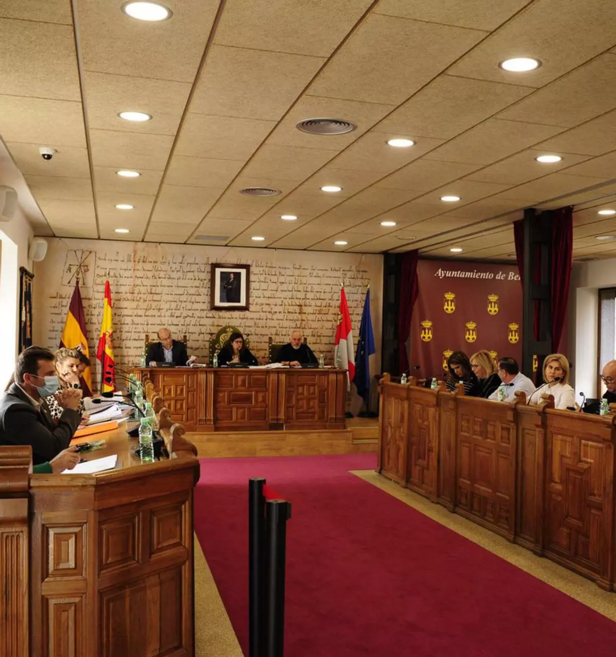 El Pleno aborda una modificación presupuestaria de 869.817 euros