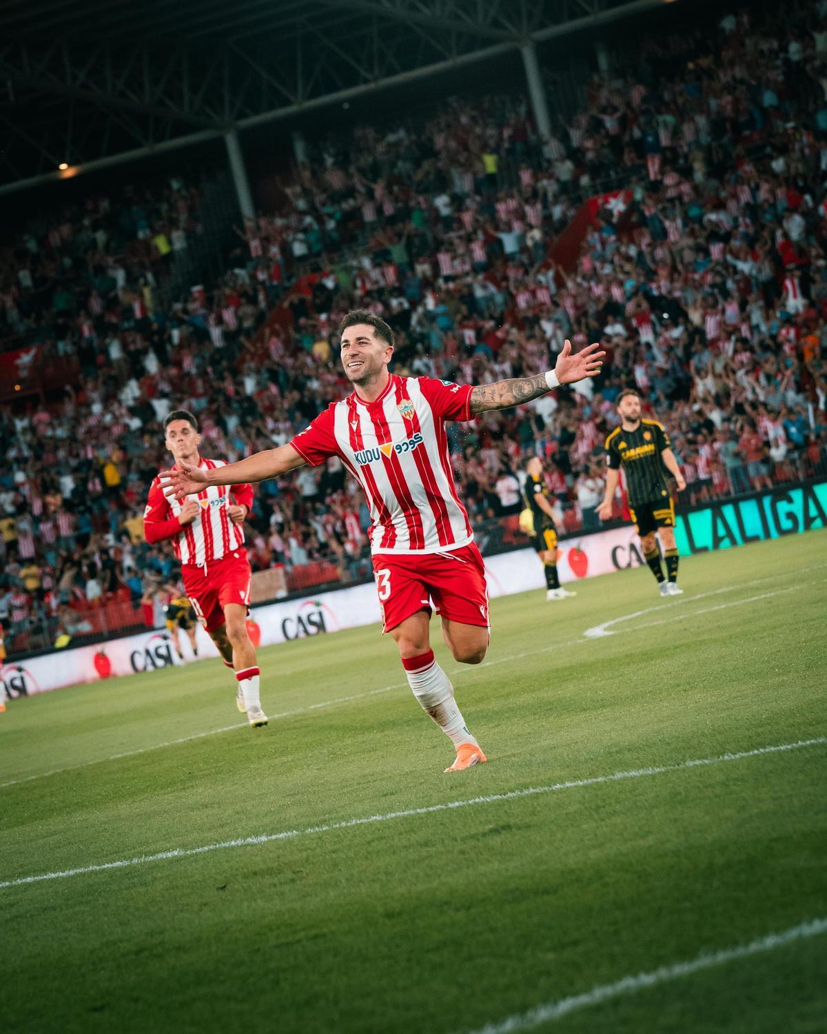 Embarba celebra su gol con el Almería ante el Zaragoza, en la pasada jornada.