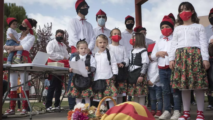 Cants i danses tornen als carrers de Callús