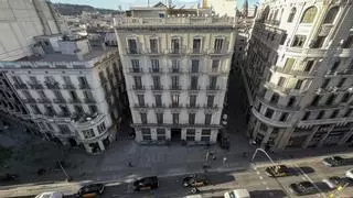 Barcelona pide a instancias de ERC y Comuns que la policía abandone la sede de la Via Laietana