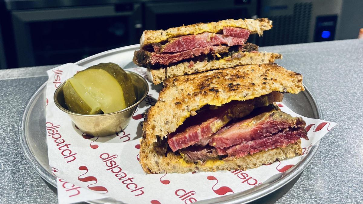 El sándwich de pastrami de Dispatch (Madrid).