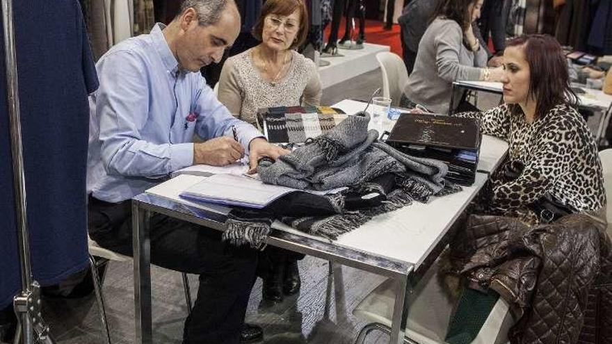 Una vista de una feria de moda Momad reciente.