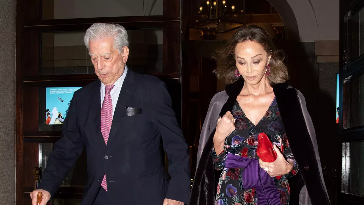 Isabel Preysler, furiosa, estalla contra Vargas Llosa y se desata la guerra