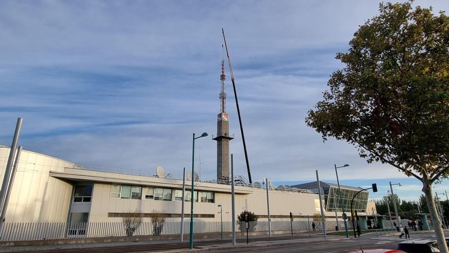 Adiós a la icónica torre de comunicaciones de Aragón TV