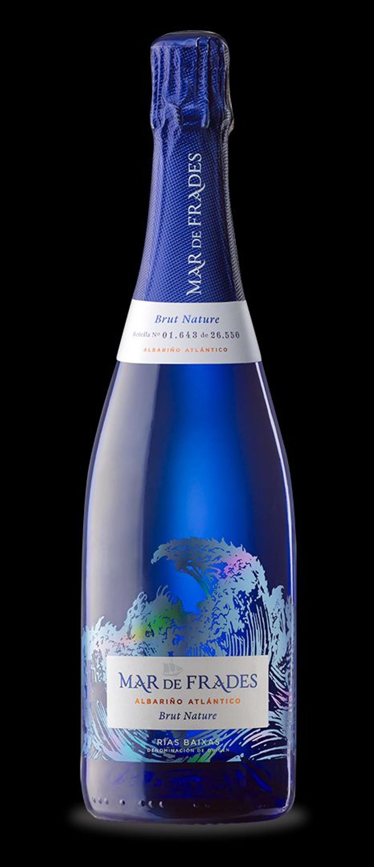 Botella de vino albariño, de Mar de Frades (c.p.v)