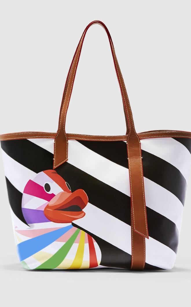 Bolso con pato estampado