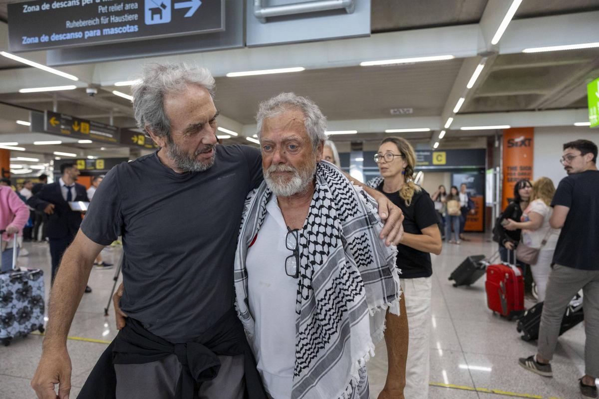 FOTOS | El mallorquín de la flotilla a Gaza denuncia agresiones y torturas al regresar a Palma