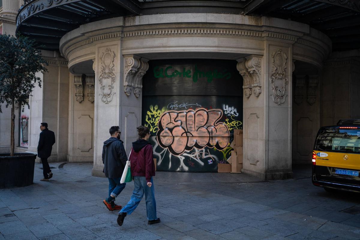 BARCELONA 17/12/2024  Barcelona.  Evolución comercial del Portal de l'Àngel. Ambiente comercial, generales, y locales vacios.       FOTO de ZOWY VOETEN