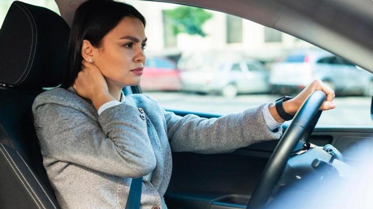 Et fan mal les cervicals mentre condueixes?