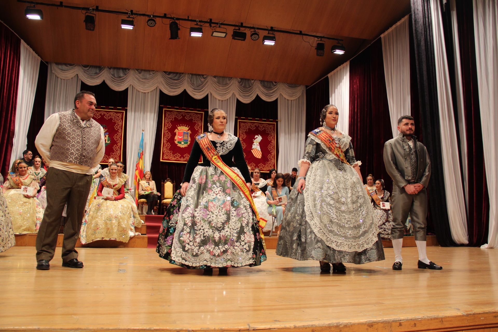 La Junta Local Fallera de Benaguasil celebra su medio siglo de Historia con una gran gala