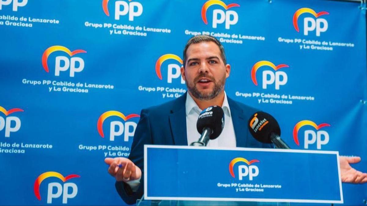 El PP denuncia la pésima situación de las líneas de guagua en Lanzarote