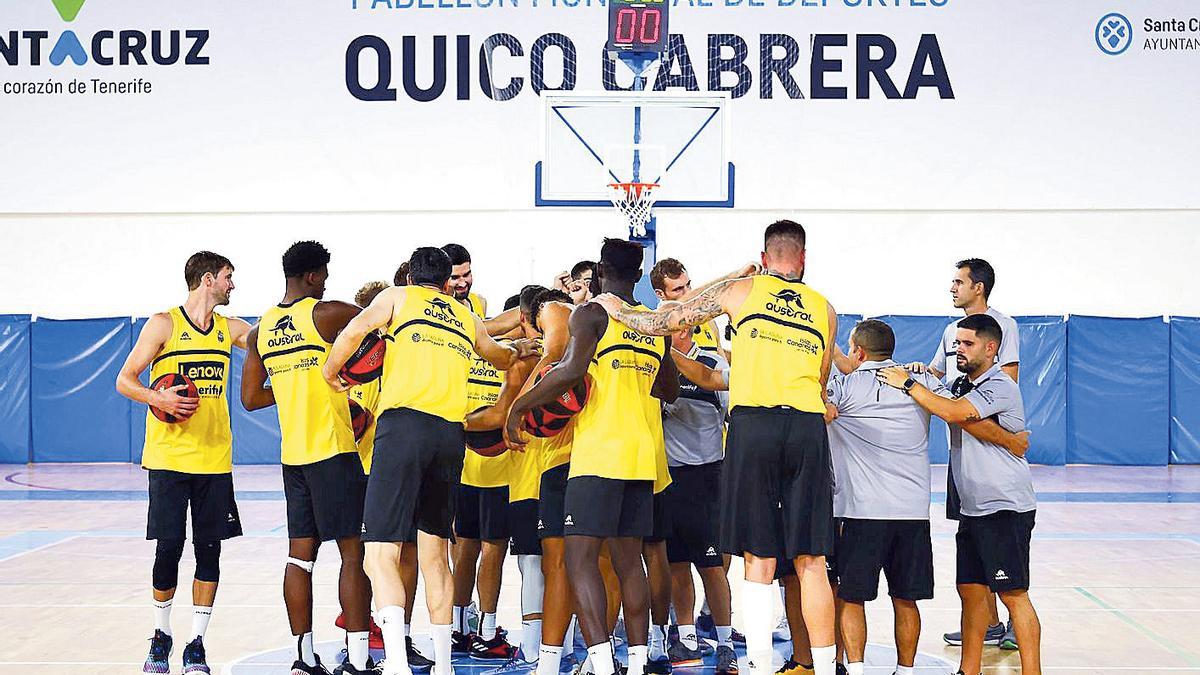 El Lenovo Tenerife pone a prueba al Unicaja este sábado en el debut en Liga Endesa.