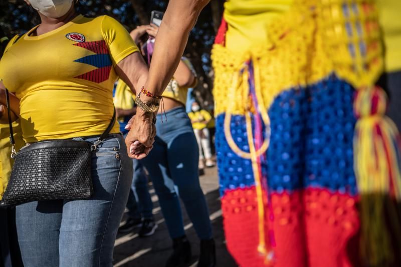 Concentración de repulsa en Santa Cruz de Tenerife por la represión en Colombia