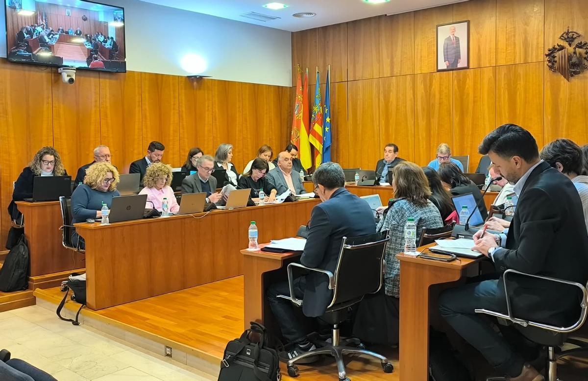 Los concejales en el pleno de este jueves