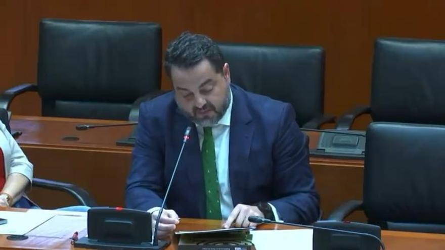 RACISMO EN LA POLÍTICA | Las polémicas declaraciones racistas de Vox en las Cortes de Aragón: «Me gustaría ver mucho cerdo en los comedores escolares»