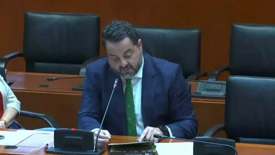 Las polémicas declaraciones racistas de Vox en las Cortes de Aragón: "Me gustaría ver mucho cerdo en los comedores escolares"