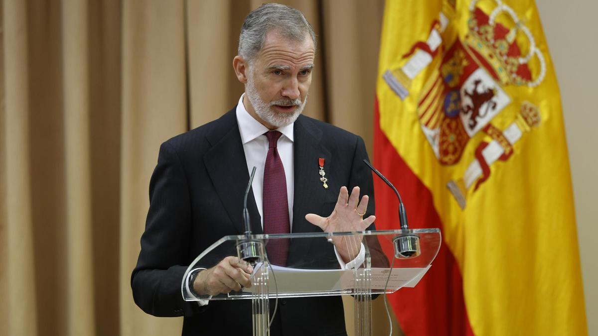 El papel del Juan Carlos I en la Transición es reivindicado en el Congreso ante Felipe VI