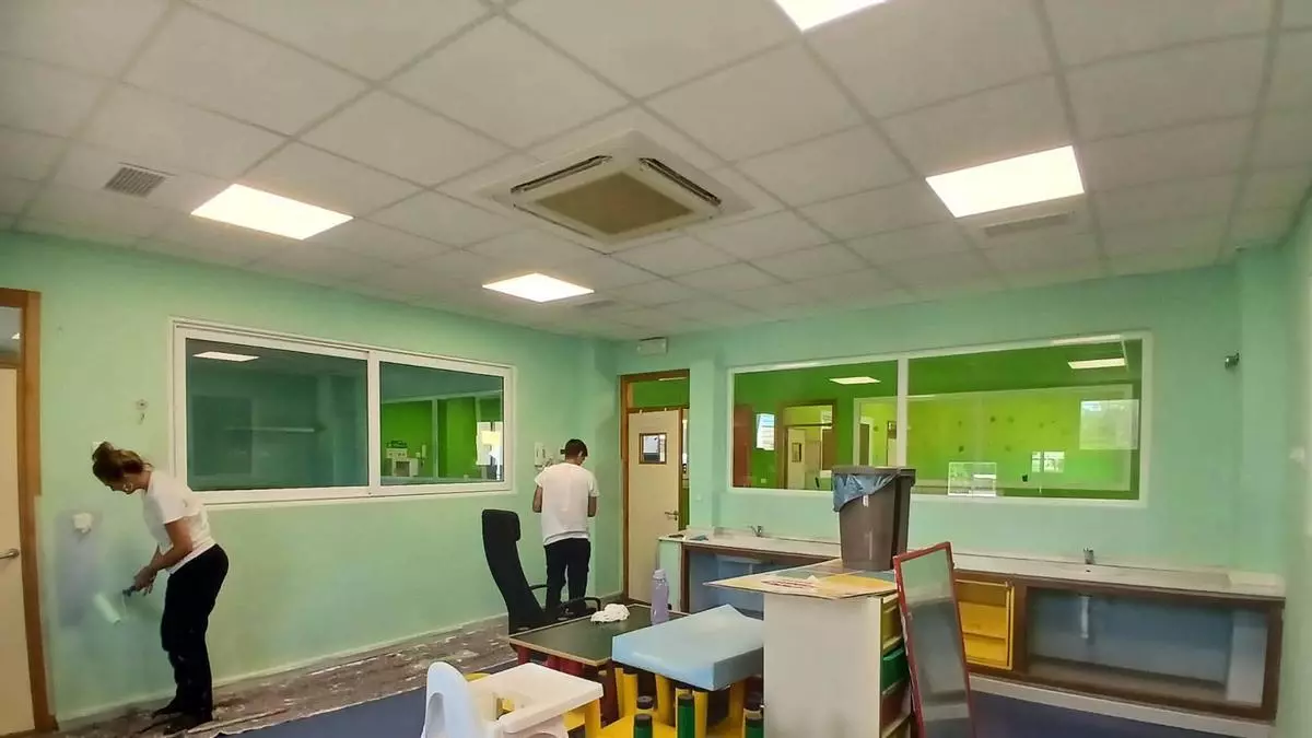 Los niños de Gerena regresarán al colegio entre caracolas: "Se han quedado casi sin pistas para hacer deporte y sin sombra"