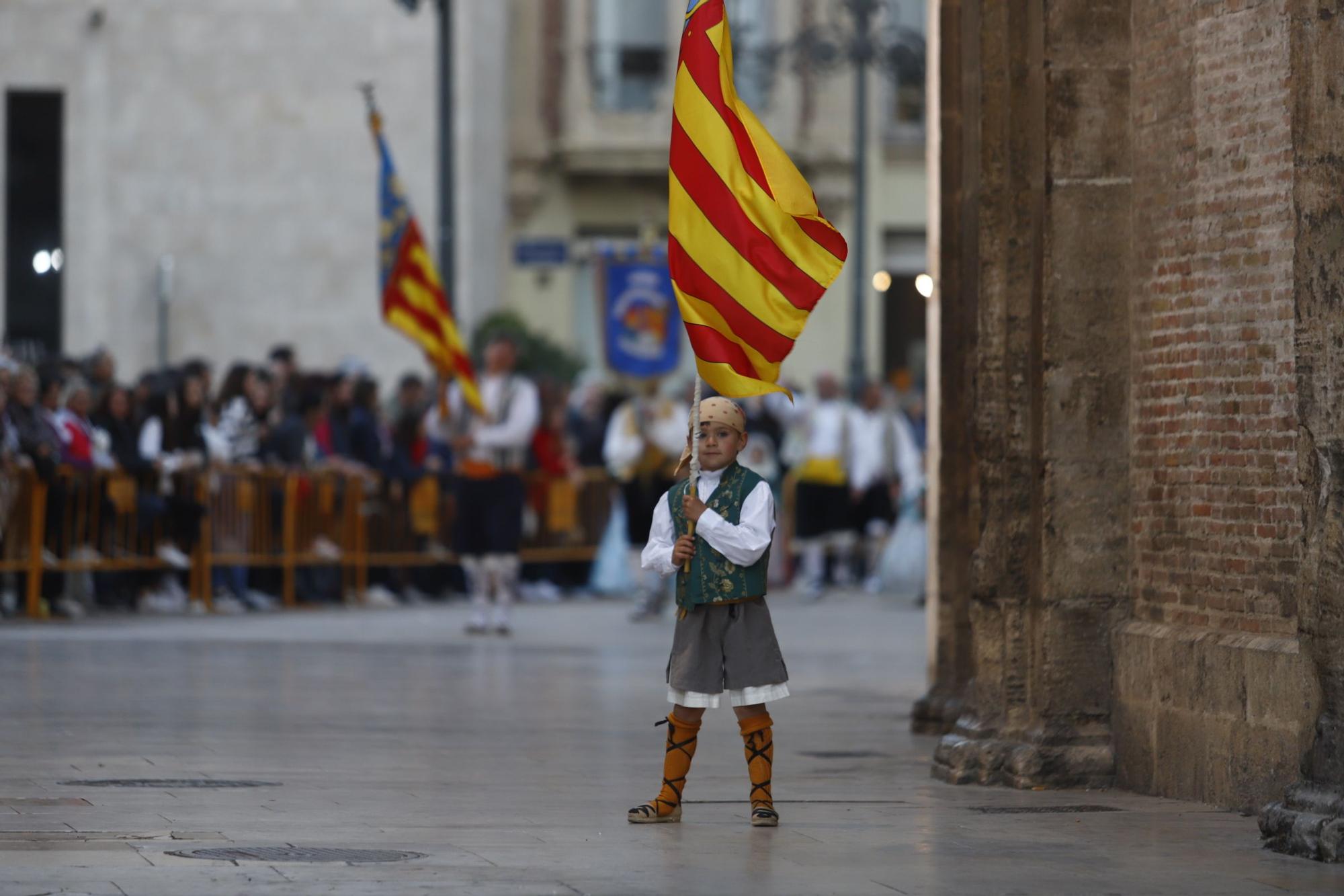 Ofrenda Fallas 2023 | Las fotos más emotivas y especiales del 17 de marzo