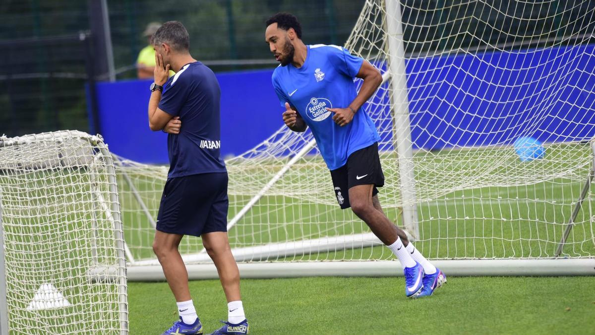Aubameyang participa en su primer entrenamiento con el Deportivo en Abegondo