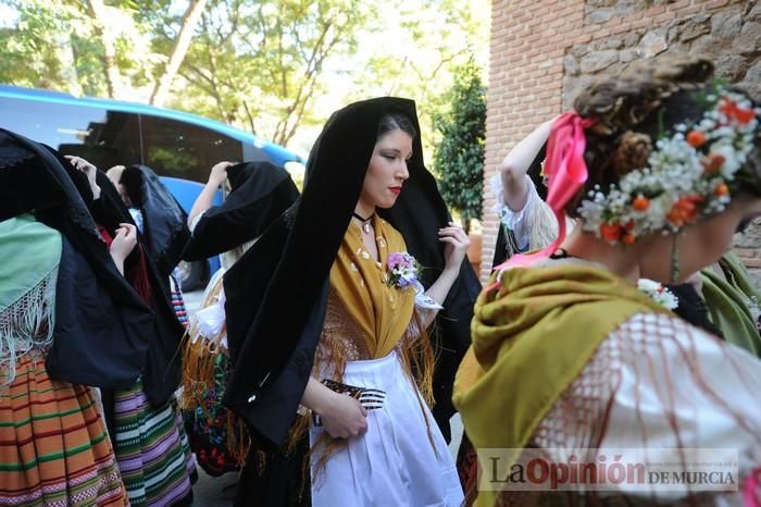 Ofrenda floral a la Virgen de las candidatas a Reina de la Huerta