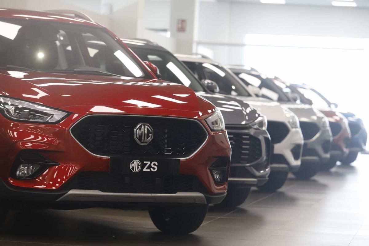 Coches de MG, la marca china más vendida en Aragón y España, en un concesionario de Zaragoza.