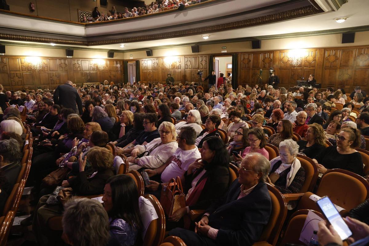 El talento asturiano y el compromiso por la igualdad, en Oviedo: estas son las once premiadas en la Gala Miradas Violetas El talento asturiano y el compromiso por la igualdad, en Oviedo: estas son las once premiadas en la Gala Miradas Violetas