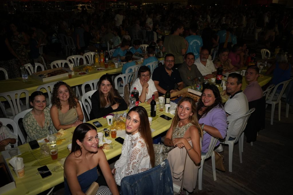 Búscate en las cenas populares en barrios Vila-real de este sábado