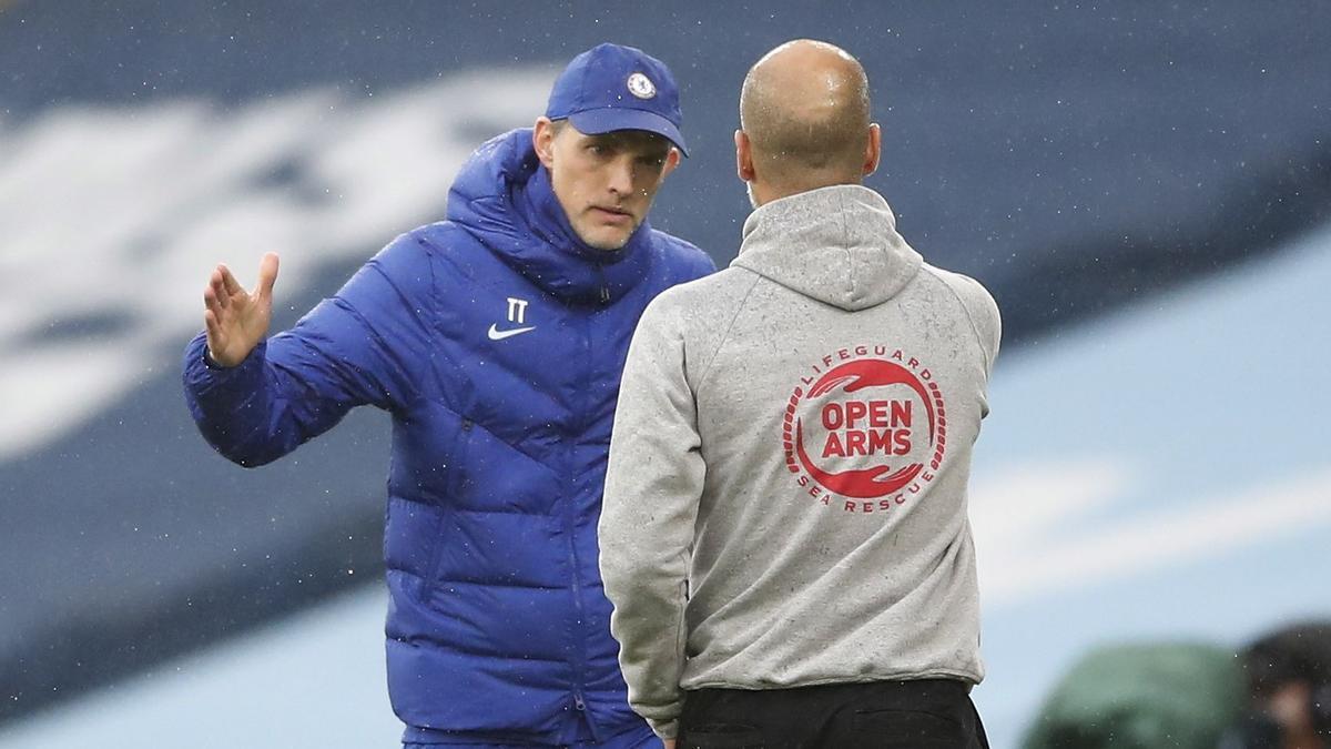 Tuchel y Guardiola se saludan al final del partido de la Premier entre el Chelsea y el City del 8 de mayo.