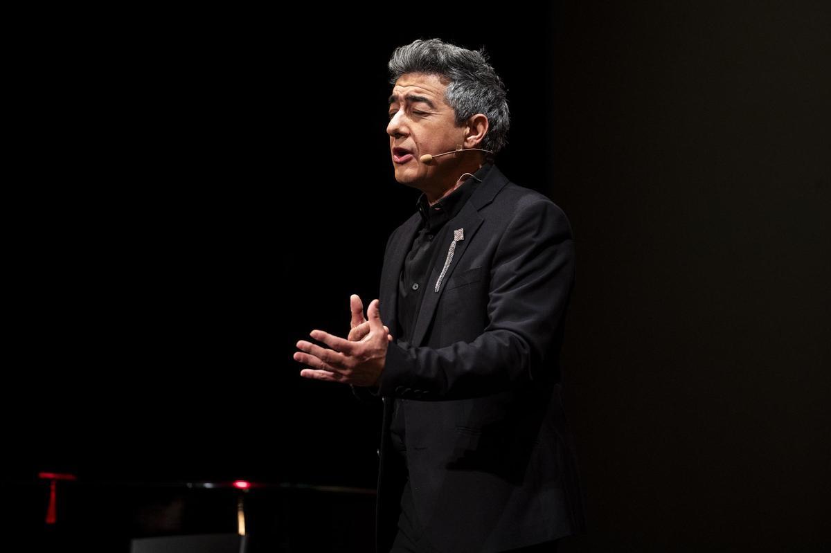 El concierto de Juan Valderrama en Cáceres, en imágenes