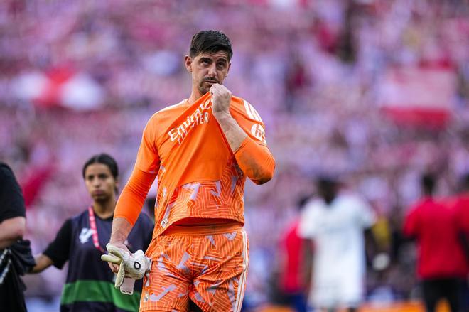 ¿Por qué no juega Courtois hoy el clásico Barcelona - Real Madrid?