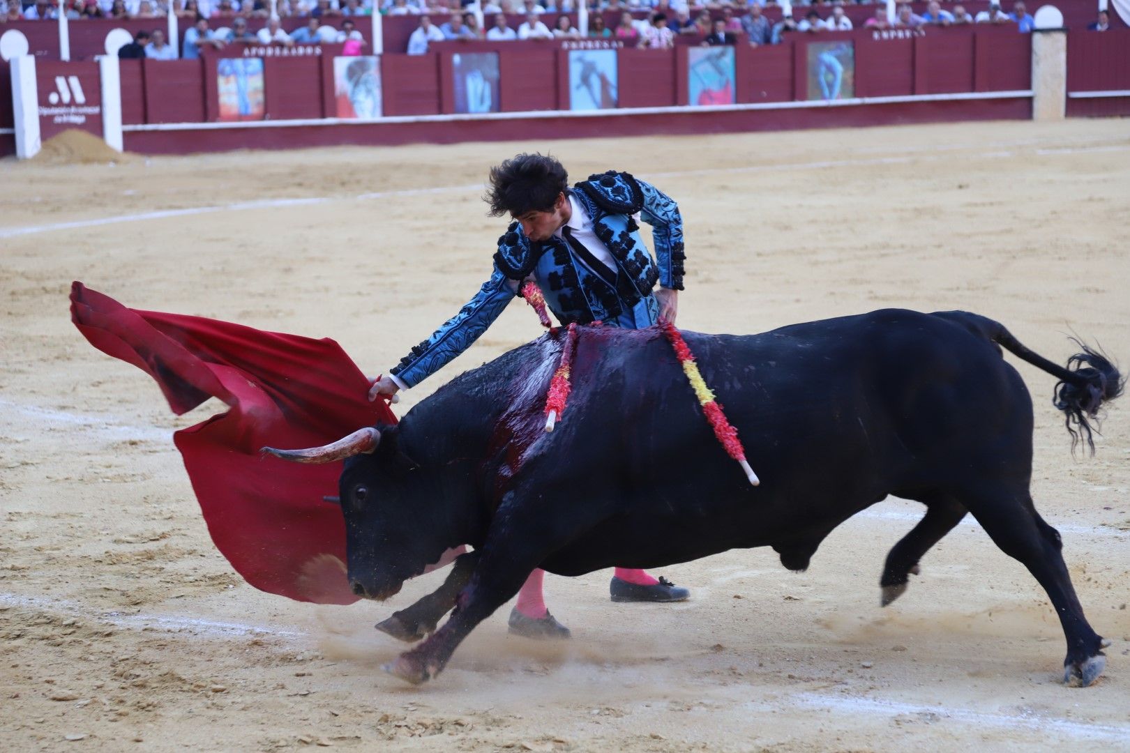 Roca Rey desata la locura en la "Picassiana" de Málaga