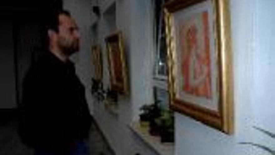 Exposición de dibujos sobre Velázquez en el patio del ayuntamiento