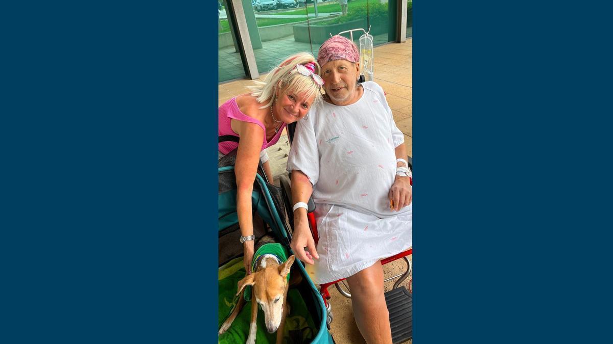 Als Thommy noch nicht auf der Intensivstation lag: Kathrin und Hündin Tequila zu Besuch im Krankenhaus.