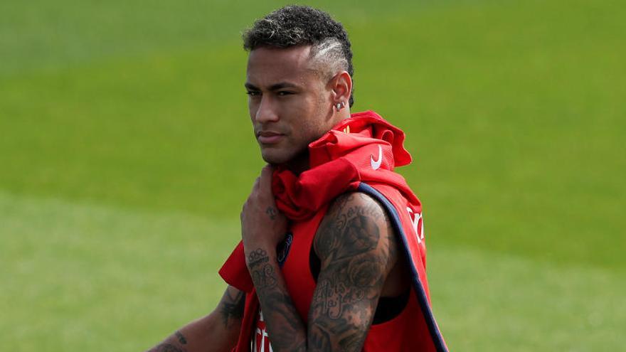 Neymar demanda el Barcelona davant la FIFA